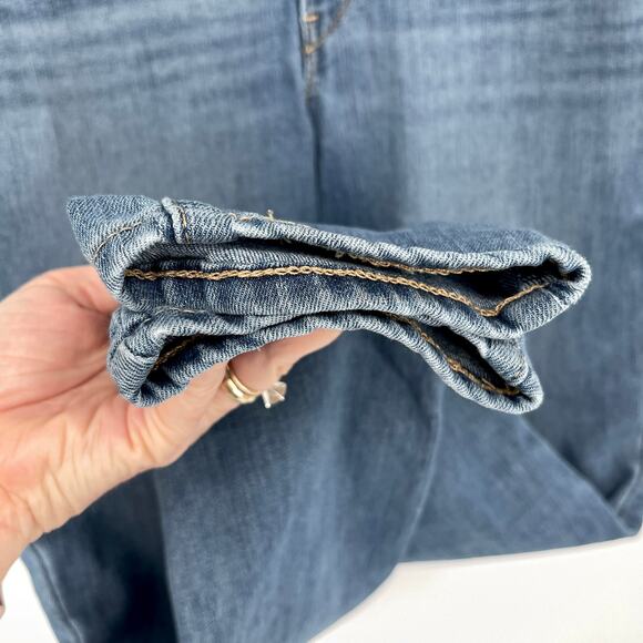 Levi's Women's Signature Mid Rise Skinny Jeans Size 14M Blue Medium Wash - Picture 4 of 10
